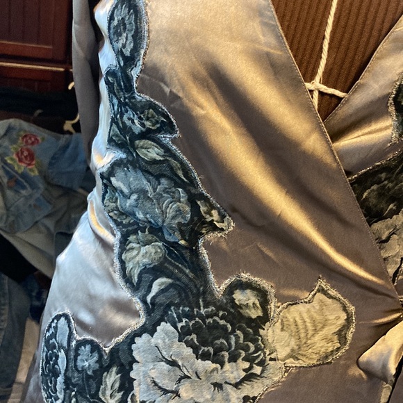 B.Boutique by Evergreen 100% polyester wrap blouse size M - Picture 3 of 9